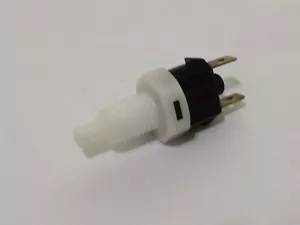 Interruptor de luz de freno Intermotor Carlton Cavalier Corsa Nova Tigra 51700 - Imagen 1 de 1