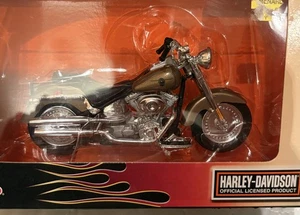 Maisto Diecast 1:18 - Harley-Davidson Replica - Series 27 2004 FLSTFI Fat Boy - Picture 1 of 6