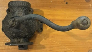 Antico Macinacaffè Arcade Cristallo Pubblicitario Primitivo Ghisa Vecchio Mulino - Foto 1 di 22