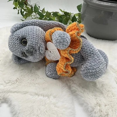 Häkeltier Kuscheltier Häkelarbeit Amigurumi gehäkelter süßer Hase im Kleidchen  - Bild 1 von 4
