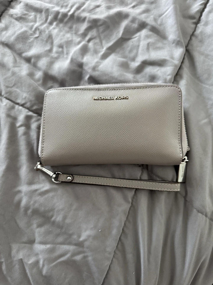 Muñequera Michael Kors gris Foto 1 de 4