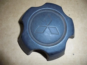 MITSUBISHI SHOGUN PININ 2001 16" INCH STEEL WHEEL PLASTIC CENTRE CAP MR448276 - Picture 1 of 1