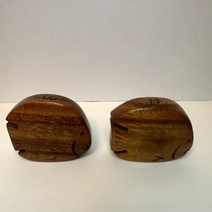 Vtg Hawaiian Wood Fish Salt Pepper Shakers Hand Carved Primitive w plastic plugs - Picture 1 of 6