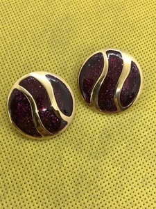 Vintage Round Goldtone Burgundy Enamel Earrings~ Quarter Size Post ~ Nice - Picture 1 of 3