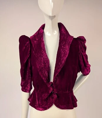 CHAQUETA CORTA DE TERCIOPELO MAGENTA AÑOS 30 CON CUELLO VOLTEADO Foto 1 de 3