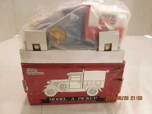 NASCAR DAYTONA PESI 400 1993 DIECAST BANK by RACING CHAMPIONS "MIB" MODEL A - Picture 1 of 2