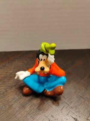 Figura Disney Goofy Sentado Piernas Cruzadas Juguete para Pensar / Decoración de Pasteles 3.5" Foto 1 de 4