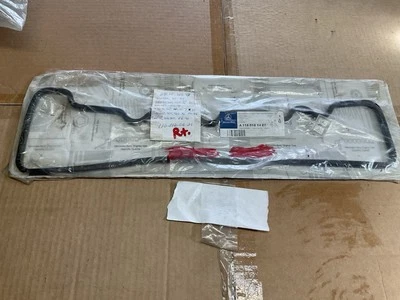 Junta de cubierta de válvula derecha OEM MERCEDES-BENZ R107 W108 109 116 W126 NUEVO Foto 1 de 4