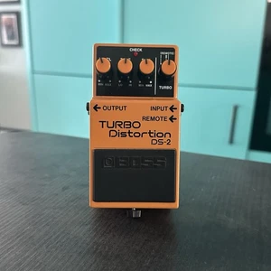 Boss DS-2 Turbo Verzerrung kompaktes Gitarren-Effektpedal - Bild 1 von 6