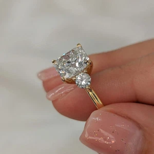 Engagement Ring 2.5 Ct IGI GIA Lab Grown Cushion Cut Diamond 18k Yellow Gold - Picture 1 of 4