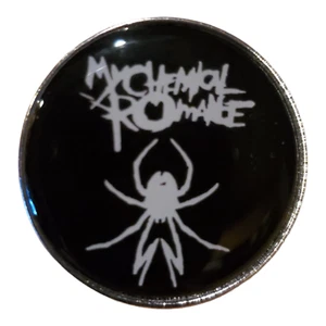 My Chemical Romance Emaille Pin Revers Handtasche Hut Pinback Metal Rock Punk Band Neu - Bild 1 von 2