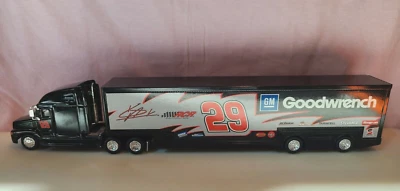 Литой под давлением/пластиковый игрушечный полуприцеп-трактор 13-3/4 дюйма L Action Brand  - Изображение 1 из 4