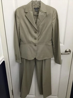 Ann Taylor Petites Women's Beige 2 Pc. 100% Wool Blazer Lined  Jacket & Pants 0P - Image 1 of 4