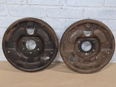 Placas de respaldo de freno de fábrica AMC 20 11" JEEP CJ 1976-78 -- CJ5 CJ7 CJ8 Foto 1 de 4