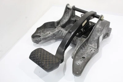 VW Touareg 7L Brake Pedal With Mounting Bracket 7L0723142C 7L0723031G - Image 1 of 4