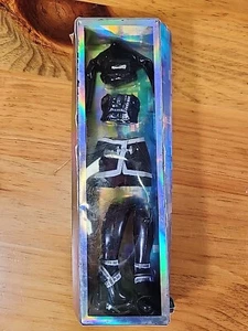 Conjunto de muñeca de moda MGA Rainbow High Shadow High Ainsley Slater.   R1 - Imagen 1 de 1