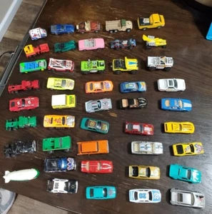 45 Loose Lot Matchbox Hot Wheels & Other Brands Jeep, Corvette, Mustang & Blimp - Picture 1 of 24