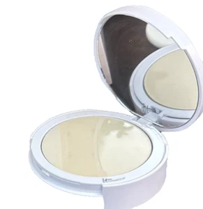 It Bye Bye Pores Illumination  Radiant Translucent 0.31 oz New - Picture 1 of 1