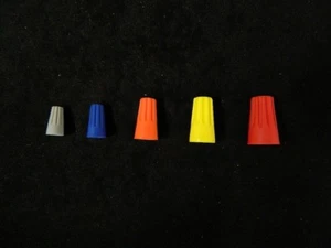 250 PK TAPONES GIRATORIOS DE ALAMBRE TORNILLO EN CONECTOR ELÉCTRICO TERMINAL TODOS LOS TAMAÑOS TUERCAS - Imagen 1 de 4