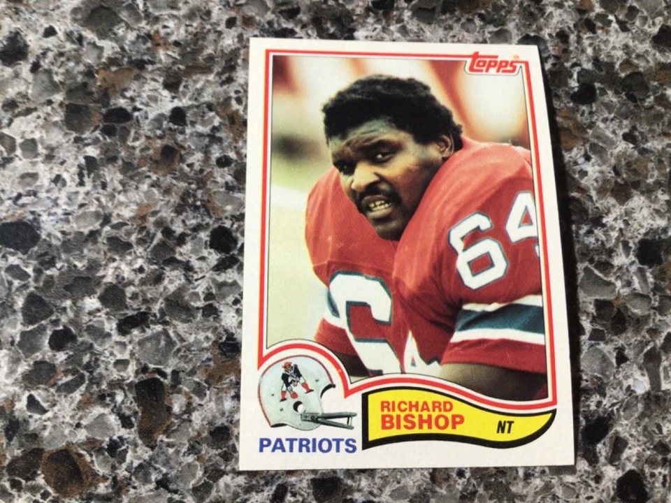 U-Pick 1982 Topps football commons/stars/RC #1 - 257  - YOU PICK ANY CARD(S) - Image 1 of 1