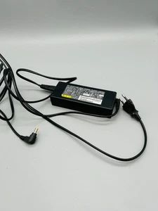 Alimentation d'origine Fujitsu FMV-AC325A CP360065-02 19V-4,22A bloc d'alimentation pour ordinateur portable #672 - Photo 1/3