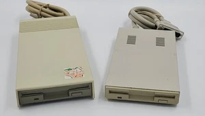 2 Lecteurs externes type Amiga 500/600/1200 vendus pour pièces - Afbeelding 1 van 7