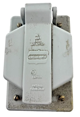 CROUSE HINDS WLRS2 WET & DAMP LOCATIONS VERTICAL 1 GANG RECTANG - Image 1 of 4