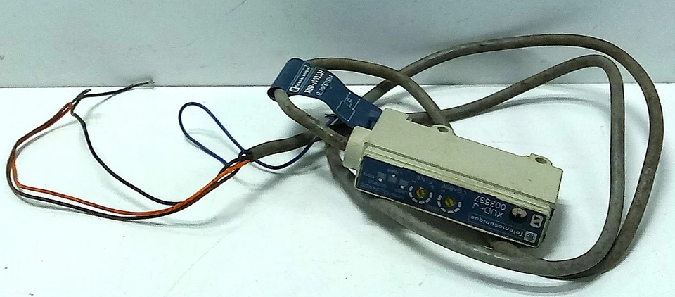 Telemecanique XUD-J003537 12-24 V DC Photoelectric Proximity Sensor - Image 1 of 4