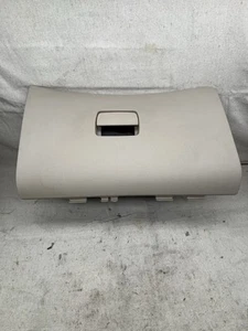 2007-2009 SATURN AURA Glove Box Tan/Beige - Foto 1 di 8