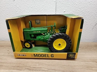Toy Ertl  1/16 Scale John Deere Model "G" Tractor Die-Cast Narrow Front - Image 1 of 4