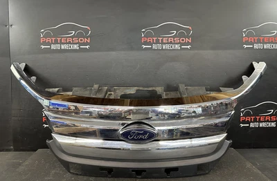 REJILLA SUPERIOR FORD FUSION 10-12 CROMO BRILLANTE Foto 1 de 4