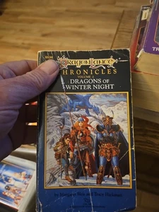 Dragon Lance Chronicles Vol 2 Dragons Of Winter Night by Weis & Hickman, 1984 - Imagen 1 de 1