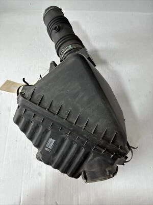1995-1997 TOYOTA CAMRY AIRBOX INTAKE FILTER HOUSING BOX WITH INTAKE HOSE. OEM  - Image 1 of 4