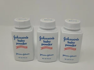 (3) Vintage 1985 Johnson's Baby Powder 1.5oz Talc Fragrance Prop New Sealed - Picture 1 of 4