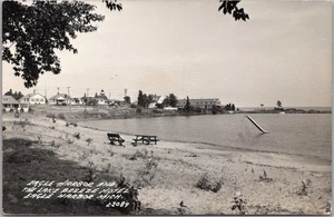 EAGLE HARBOR, Michigan RPPC Real Photo Postcard "THE LAKE BREEZE HOTEL" c1950s - Picture 1 of 2