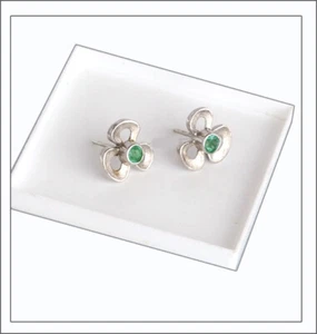 Orecchini fiori smeraldo che portano gioia di vivere, argento - OFFERTA su Greenfire - Foto 1 di 6