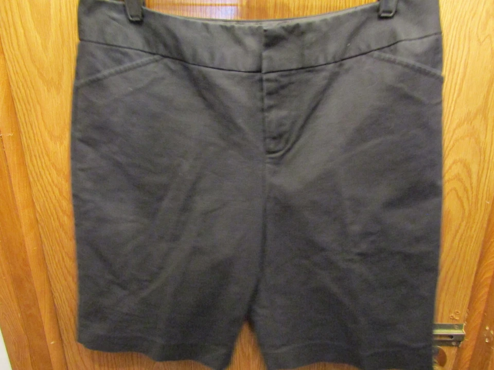 WOMENS DIALOGUE BLACK BERMUDA SHORTS SIZE 14 INSEAM 10"  WAIST FLAT 17" Foto 1 de 4