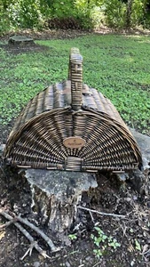 April Cornell Romantic Vintage Style Wicker Picnic Basket With Dishes - Picture 1 of 13