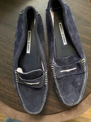 Mocasín Manolo Blahnik “Roadster” azul marino gamuza lila ballet sin usar, en caja 9,5 $645 Foto 1 de 4