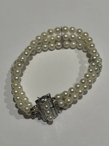 TRIPLE STRAND FRESHWATER CULTURED PEARL BRACELET W’ STERLING SILVER CLASP - Picture 1 of 6