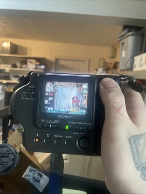 Sony Digital Mavica Mvc-fd90***WORKING***BATTERY INCLUDED*** - Image 1 of 4