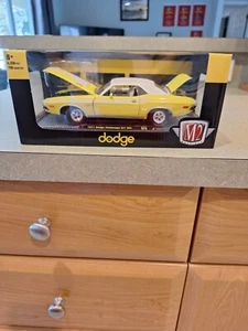 1971 DODGE CHALLENGER R/T 383 BANANA YELLOW 1/24 DIECAST MODEL CAR M2 40300-95 B - Picture 1 of 6
