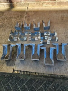 JOIST HANGERS Heavy Duty - Picture 1 of 4