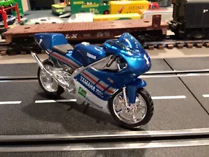 Welly 1994 Yamaha TZ250M Factory Racing Bike Motorcycle Diecast Model Toy 1/18 - Picture 1 of 10