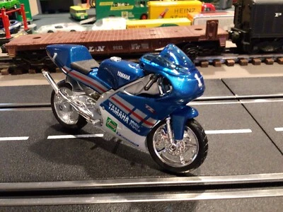Welly 1994 Yamaha TZ250M Factory Racing Bike Motorcycle Diecast Model Toy 1/18 - Image 1 of 4