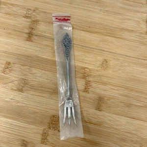 Reed and Barton Florentine Lace Sterling Silver Fork 5.5 in No Monogram - Picture 1 of 8