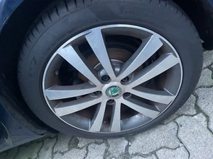 1x Original Skoda  Octavia 7Jx17 ET54  Alufelge mit Reifen  Cygnus 1Z0601025AL - Bild 1 von 7