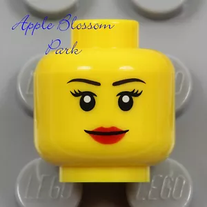 NUOVO LEGO Femmina MINIFIG SORRISO TESTA castello principessa ragazza labbra rosse agente bastoncino labbra - Foto 1 di 3