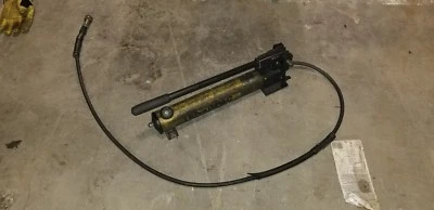 Enerpac 10,000 psi Portable Hand Pump Model #: P392 - Image 1 of 3