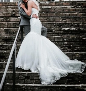 Maggie Sottero Designer WHITE Wedding Dress Size 8/10/12 (Corset Lace Up Back) - Picture 1 of 16